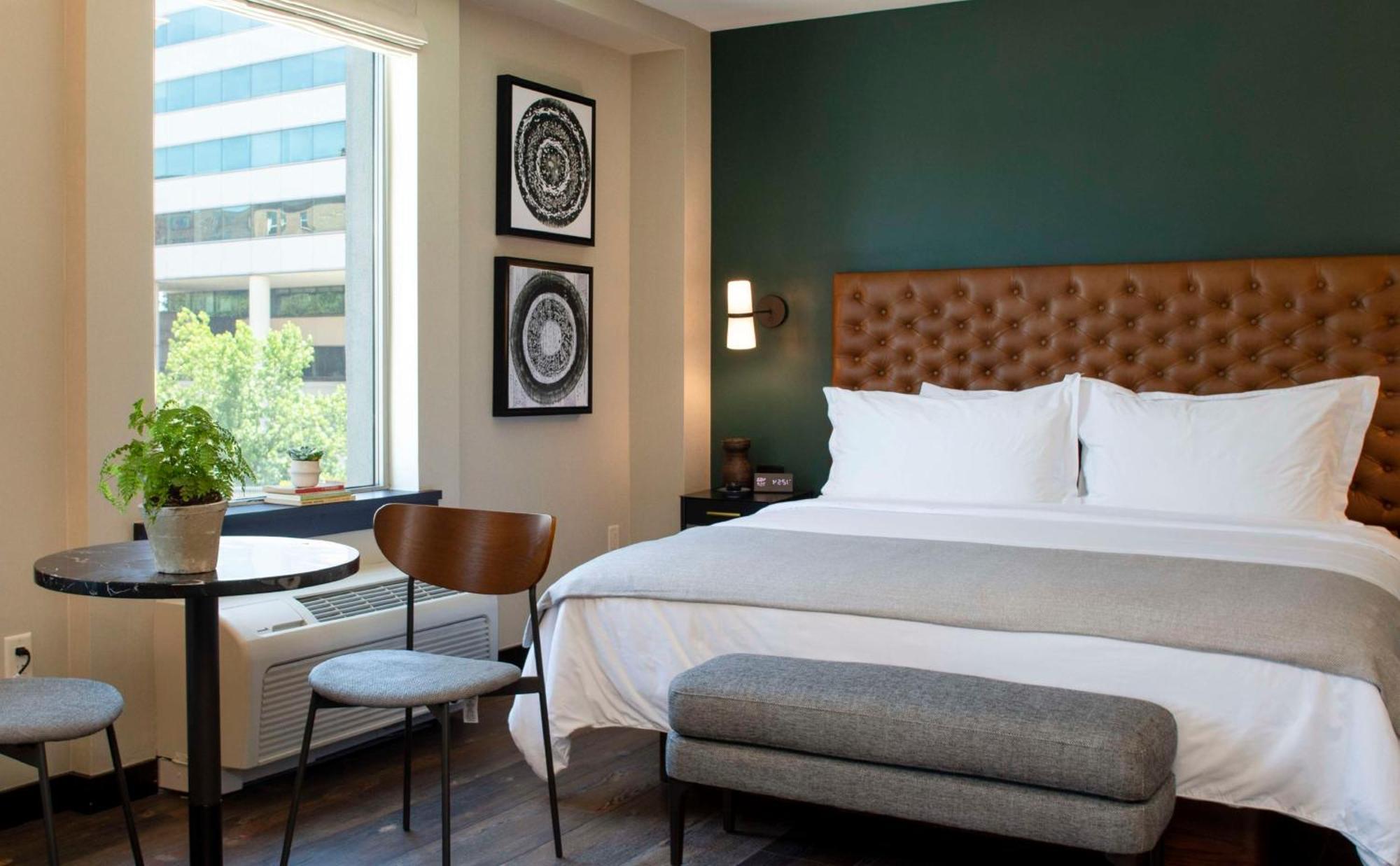 The Lloyd Stamford, Tapestry Collection By Hilton Hotel Екстериор снимка