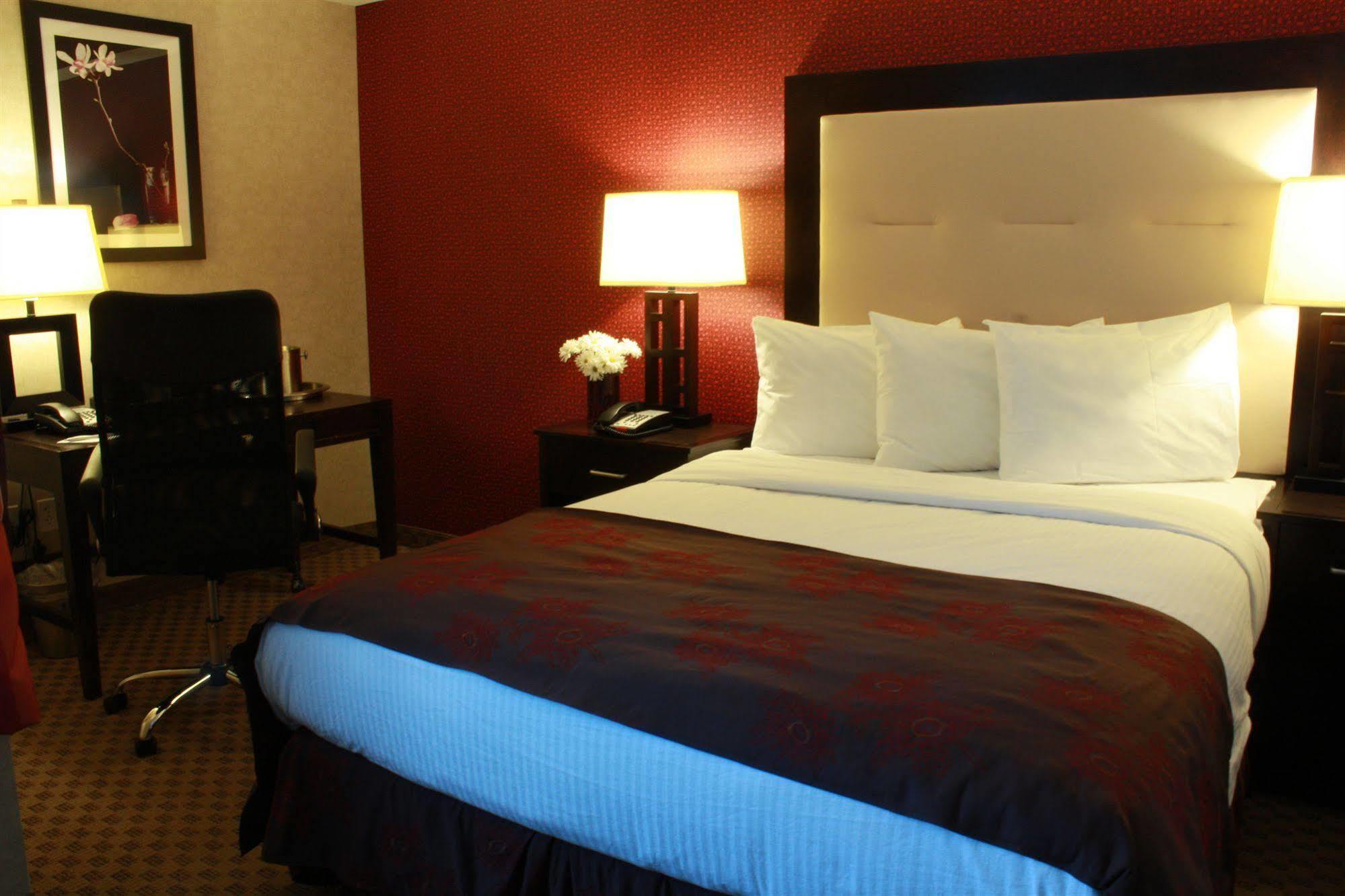 The Lloyd Stamford, Tapestry Collection By Hilton Hotel Екстериор снимка
